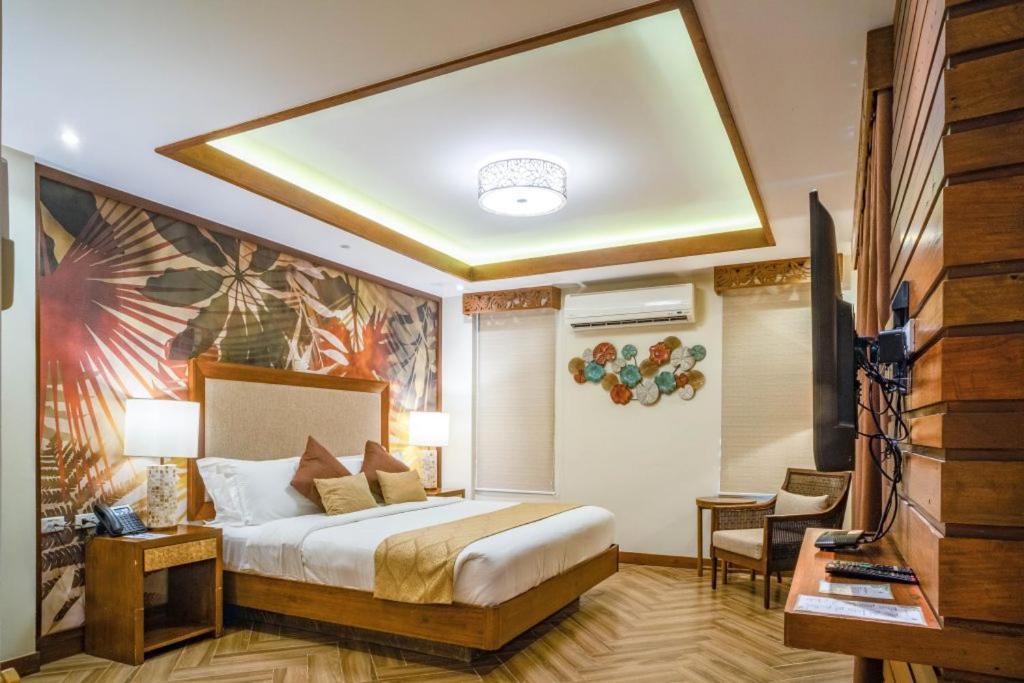 La Jolla Luxury Beach Resort Bagac Extérieur photo
