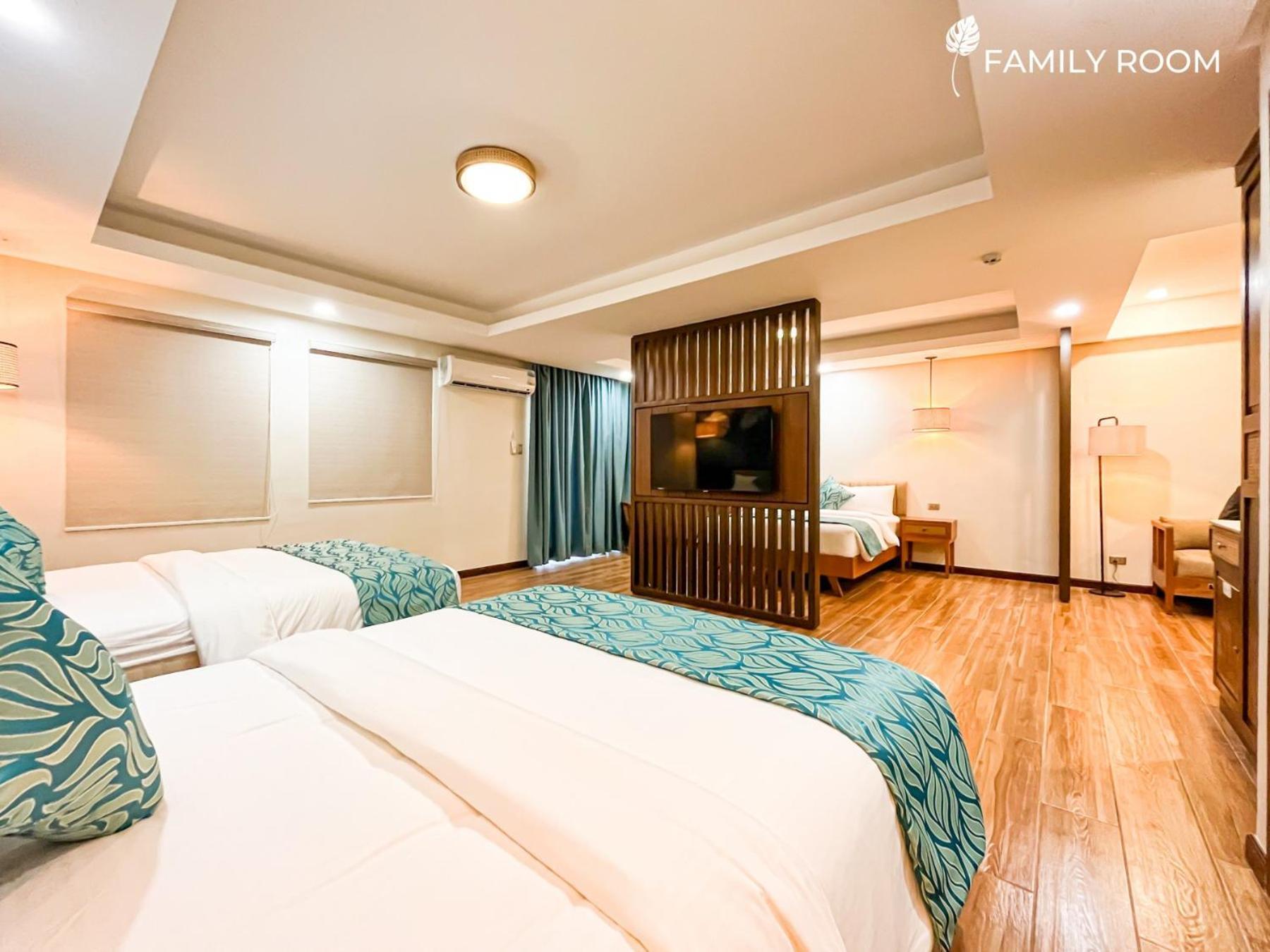 La Jolla Luxury Beach Resort Bagac Extérieur photo