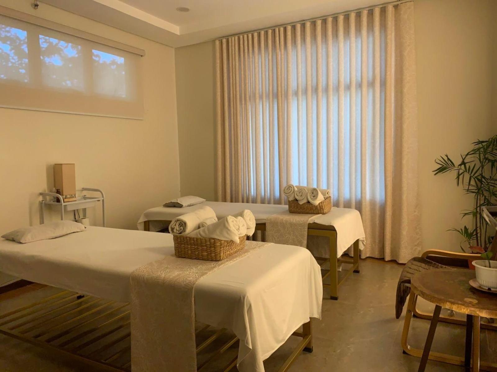 La Jolla Luxury Beach Resort Bagac Extérieur photo