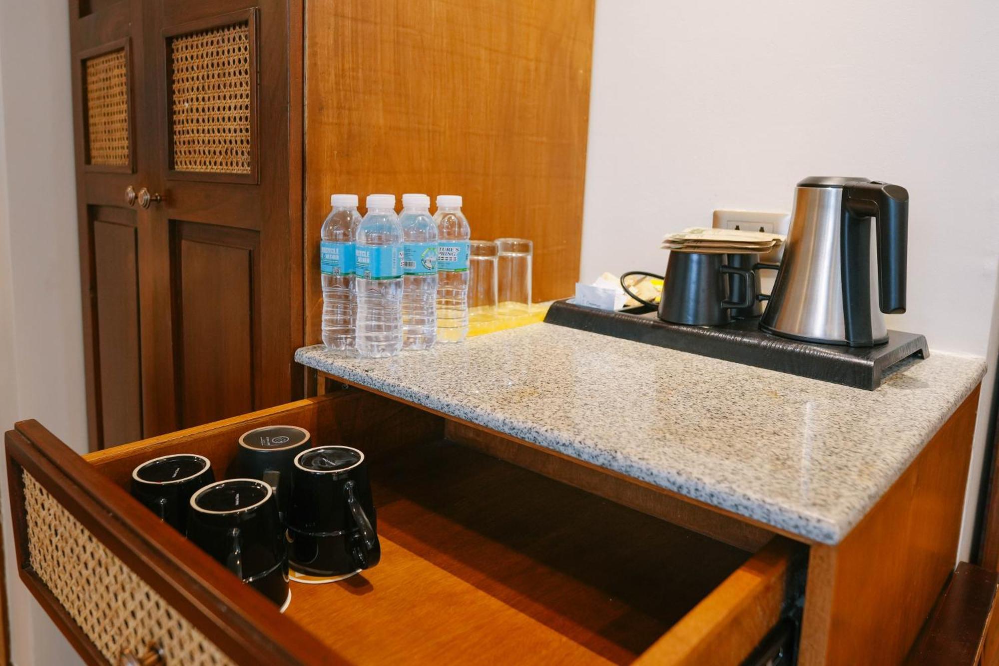 La Jolla Luxury Beach Resort Bagac Extérieur photo